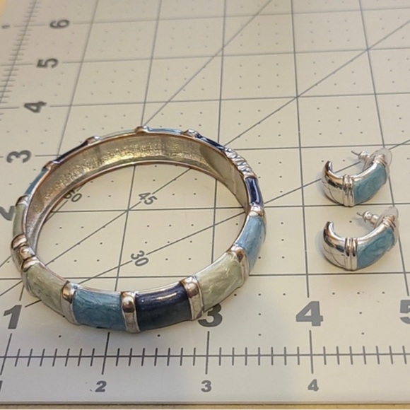 Premier Designs Bracelet earring enameled set by Premier Designs - Picture 6 of 15